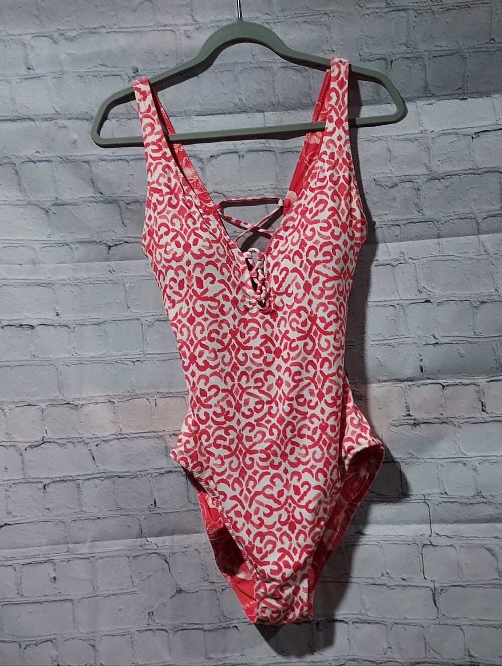 Tommy Bahama Red Scrolls Reversible One-Piece Women’s Swimsuit Size 16